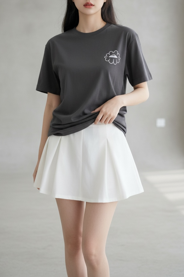 暗闇に咲くアートTシャツ / Art Blooming in Darkness T-Shirt