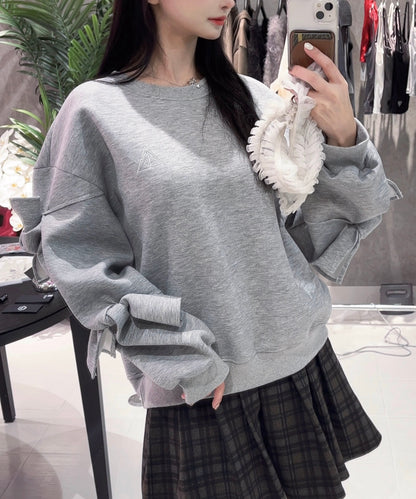 リボンボリュームスウェット
/Ribbon Volume Sweatshirt